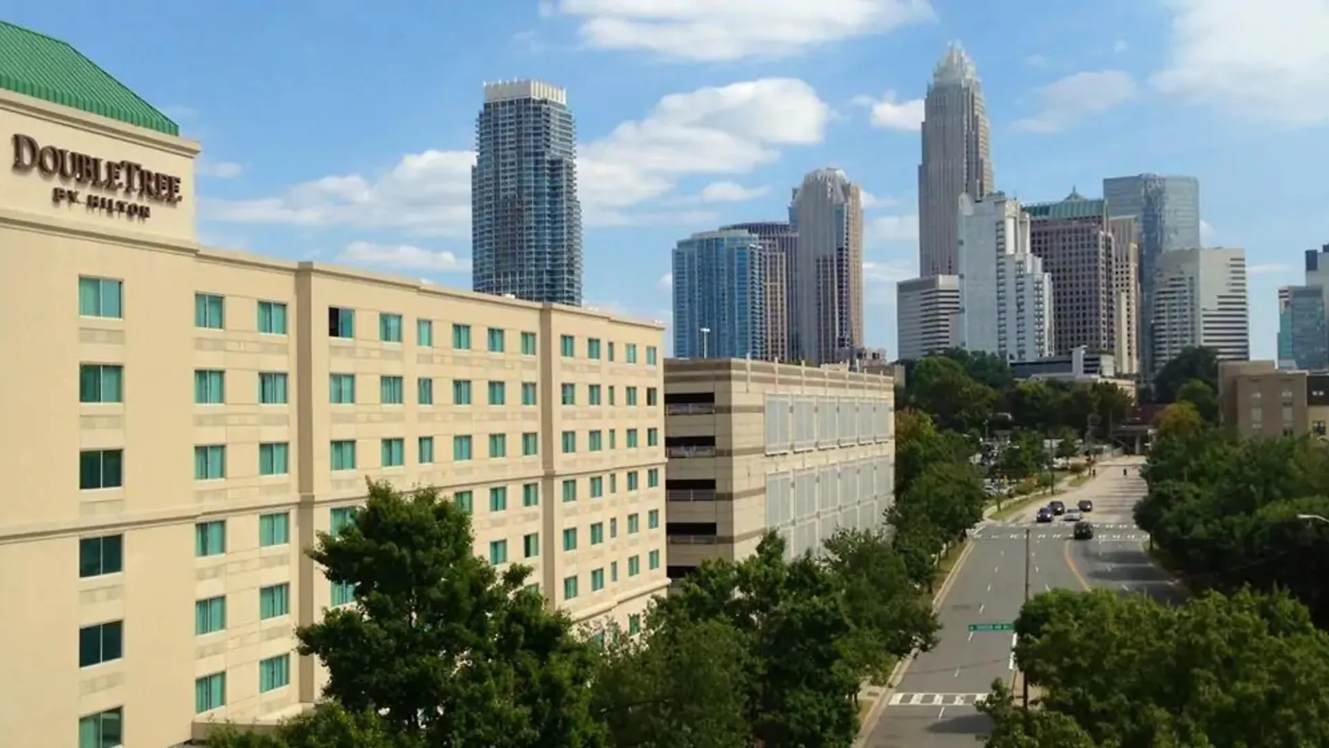 Doubletree By Hilton Charlotte Uptown Hotel