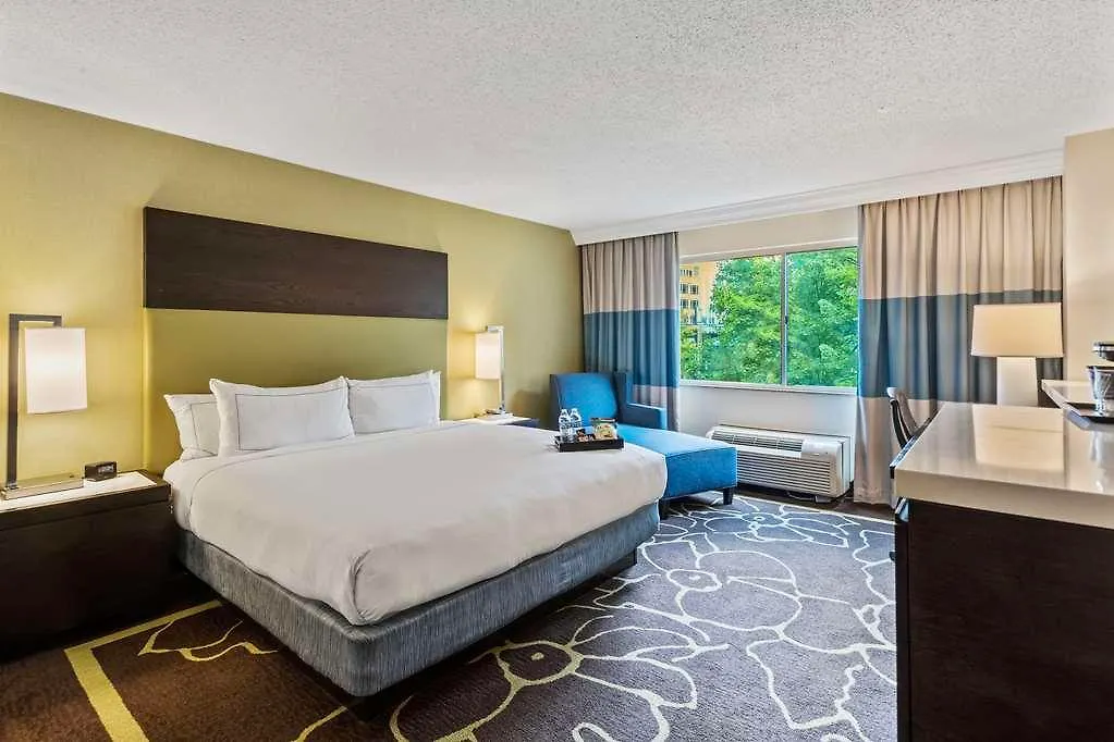 Doubletree By Hilton Charlotte Uptown Hotel