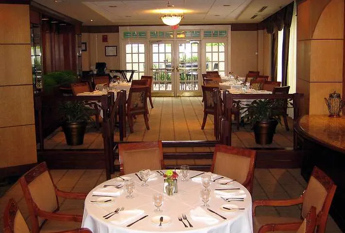 Doubletree By Hilton Charlotte Uptown Hotel 4*,